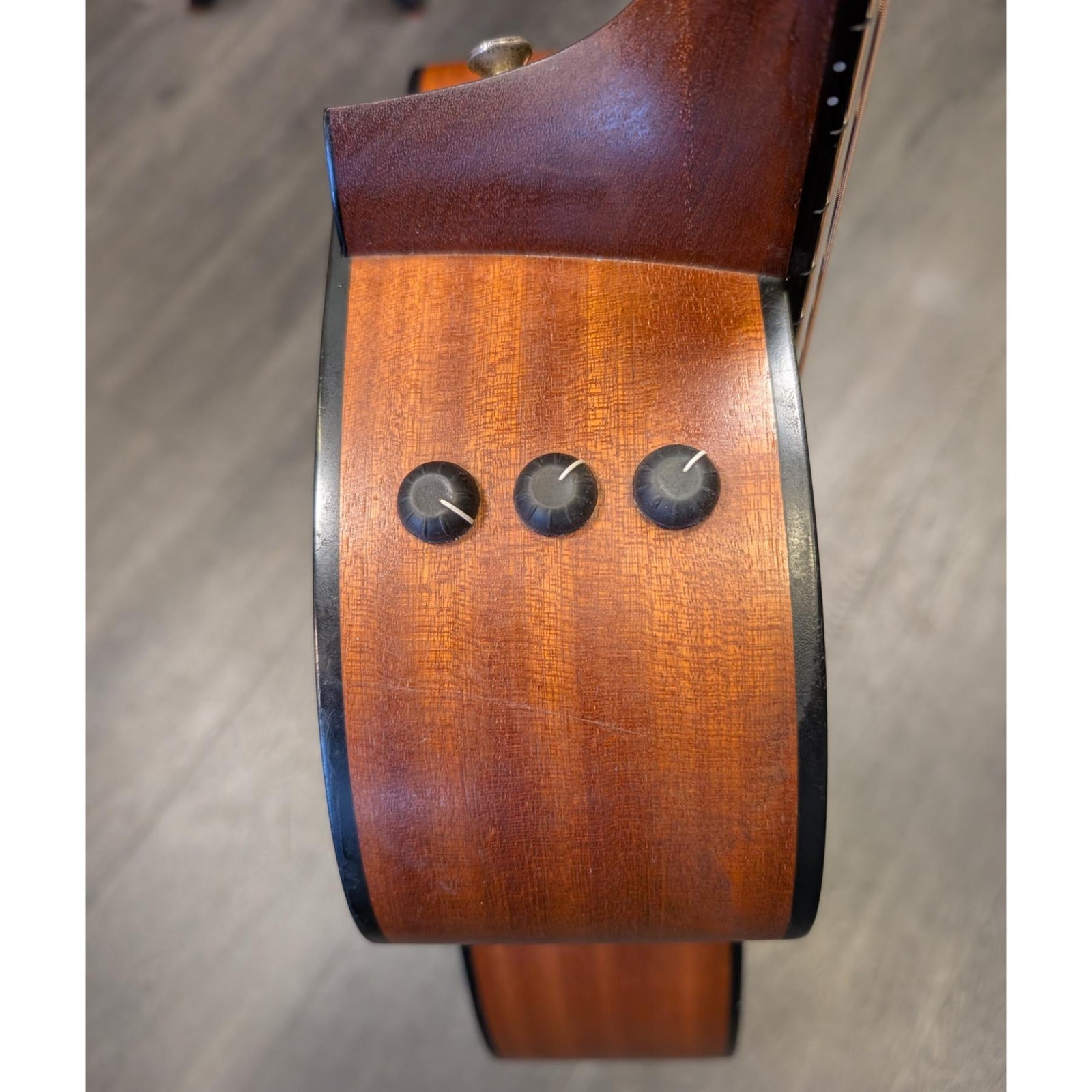 114CE Electro Acoustic Guitar (Pre-Owned)