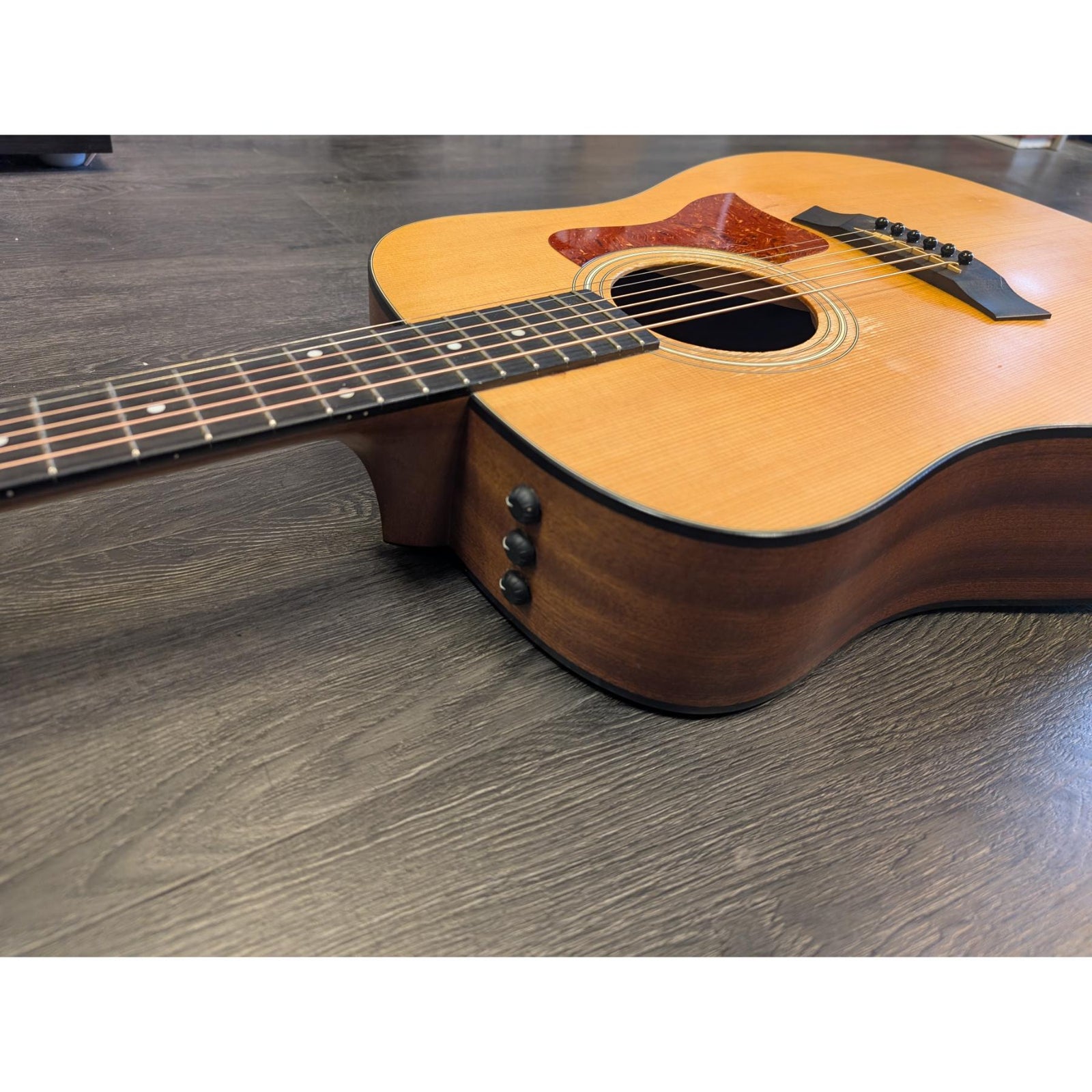 110e Electro Acoustic Guitar (Pre Owned)