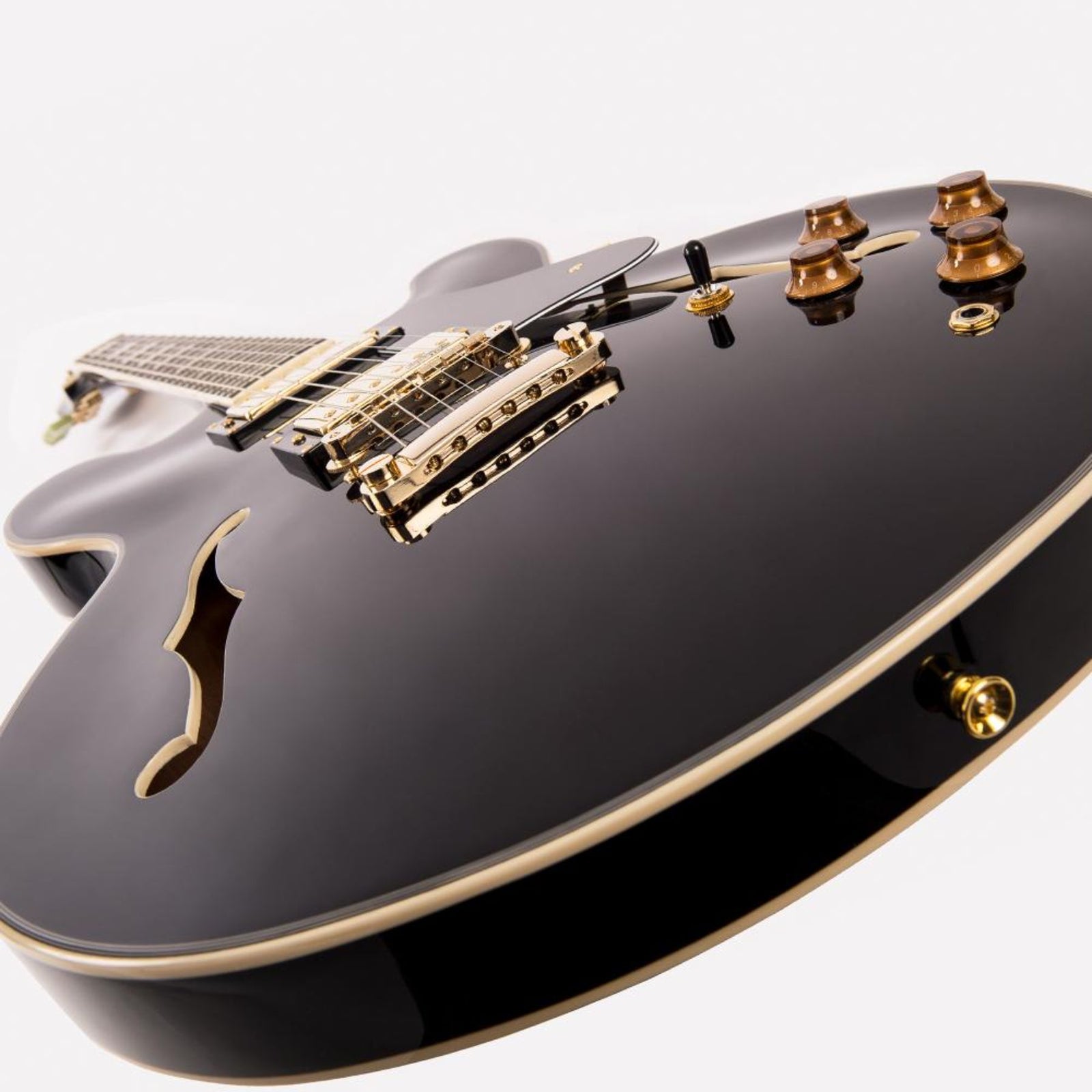VSA500GBK Electric Guitar Gloss Black